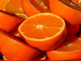 a vitamina C contida nas laranxas elimínase pola nicotina