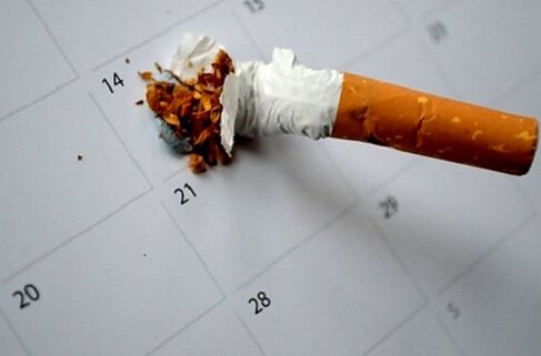 cigarro roto e deixar de fumar